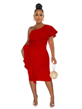 Schulterfreies, ärmelloses, gerüschtes, geteiltes, einfarbiges Midikleid